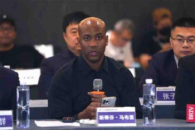 如何根据个人体能调整篮球对抗训练强度_0